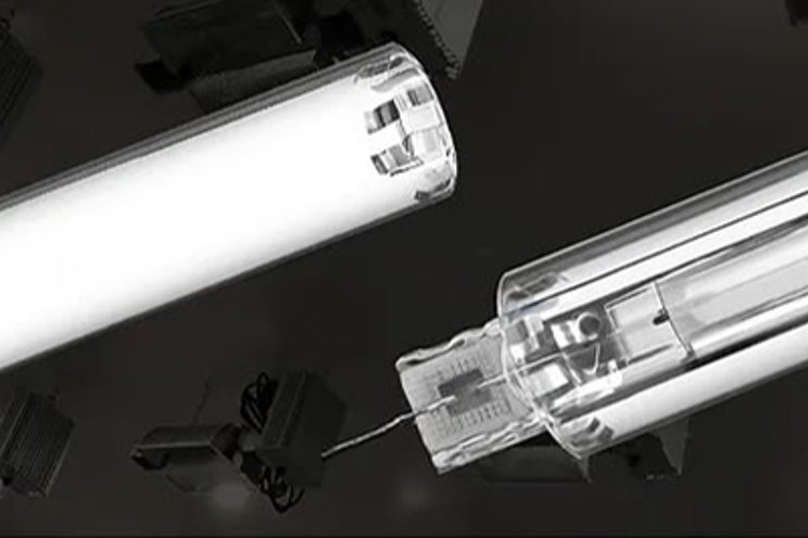 When to relamp or replace: The lifespan of a1000W HPS lamp When to relamp or replace: The lifespan of a1000W HPS lamp