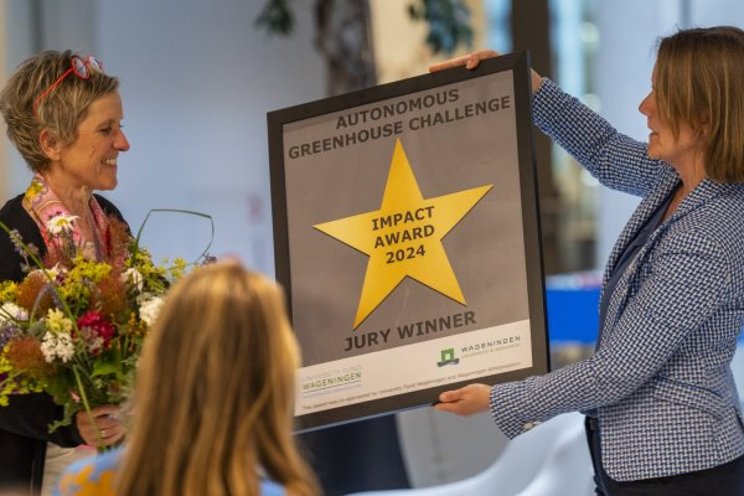 The Autonomous Greenhouse Challenge: Winner of WUR Impact Award The Autonomous Greenhouse Challenge: Winner of WUR Impact Award