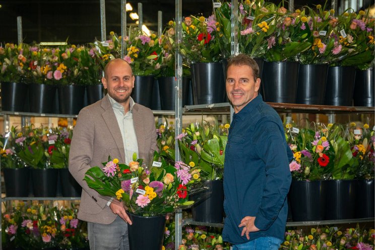 Two companies agree to strengthen floral wholesale