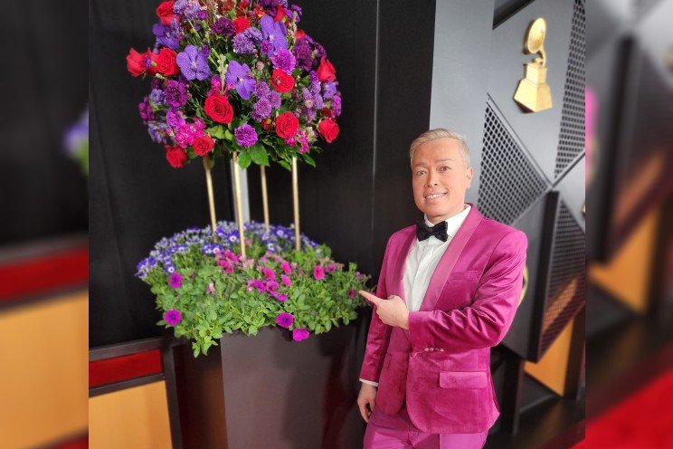 Flowers rock The GRAMMYs!