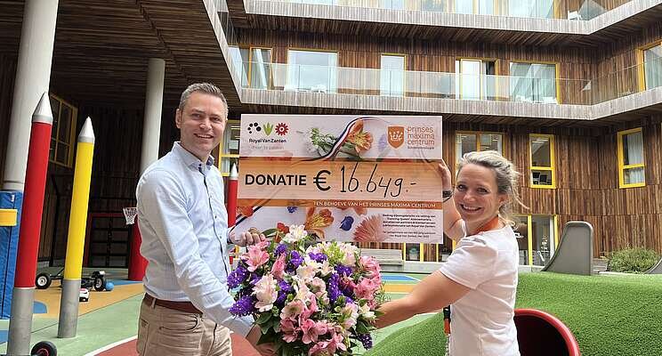 Donation to Prinses Ma?xima Center to celebrate