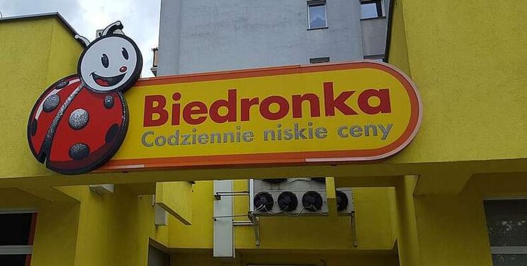 Biedronka continues to dominate Poland's discounter market