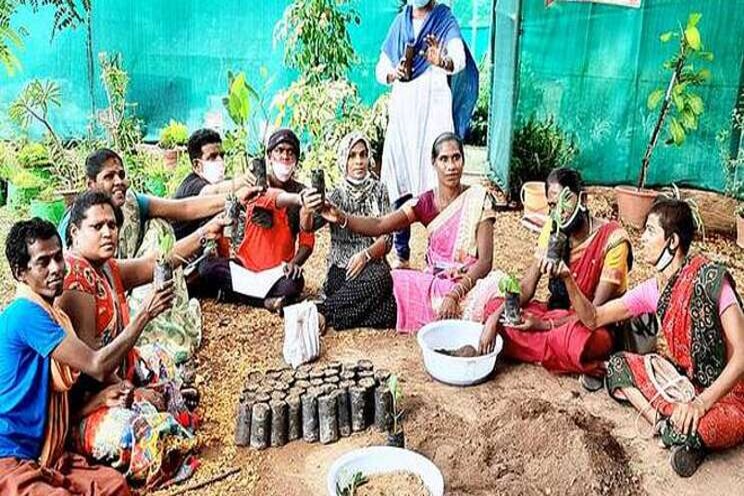 Transgenders learn methods to produce organic farm inputs Transgenders learn methods to produce organic farm inputs