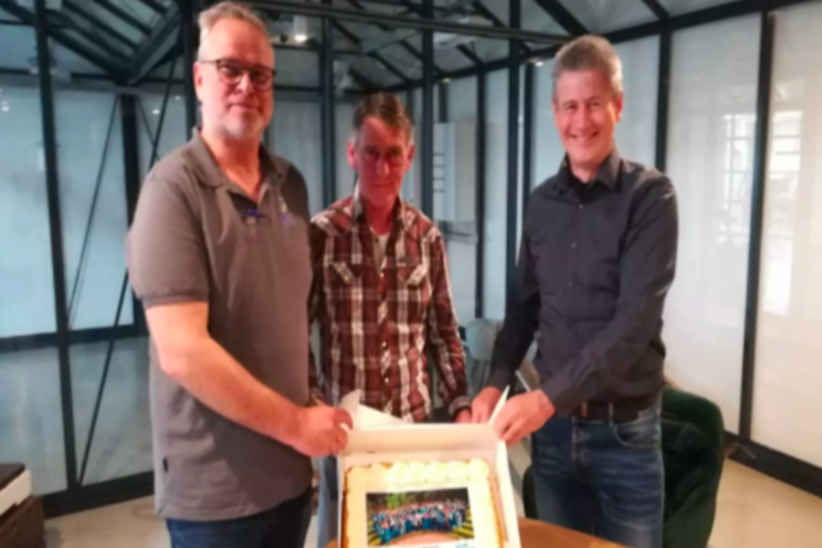 Signify partners with Hortipar Signify partners with Hortipar