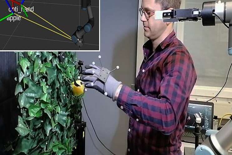 How to teach a robot to pick a fruit? How to teach a robot to pick a fruit?
