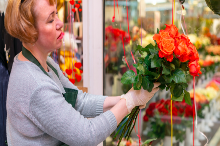 How to raise roses in a greenhouse How to raise roses in a greenhouse