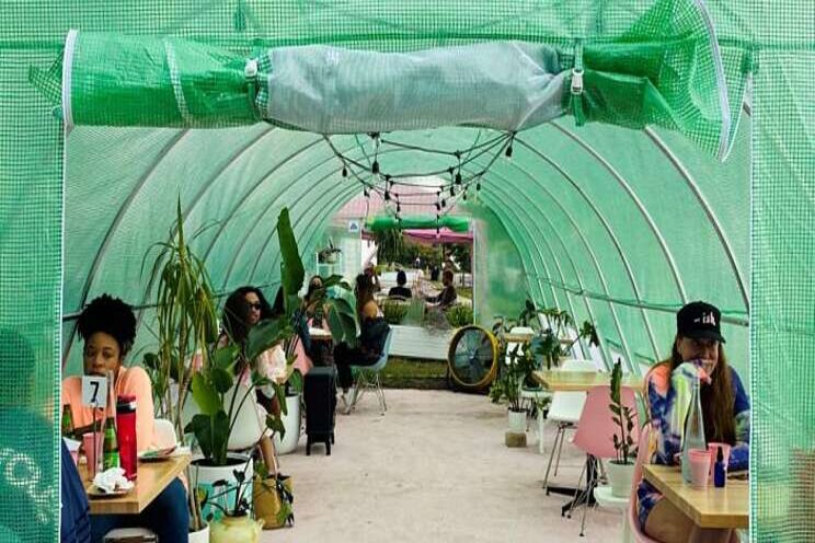 Bubbles and greenhouses: Restaurants get creative Bubbles and greenhouses: Restaurants get creative