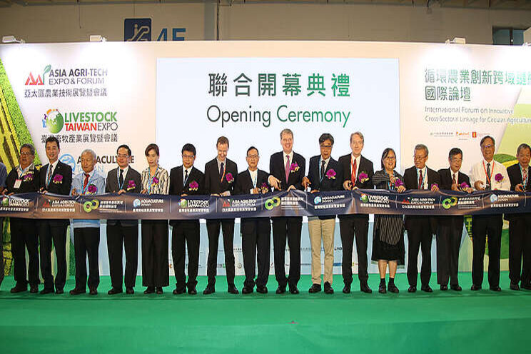 World's first-ever Live & Online trade fair in one World's first-ever Live & Online trade fair in one